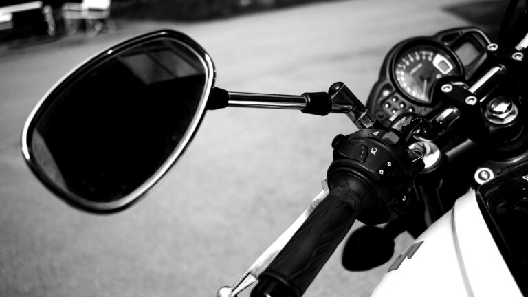 Enhancing Safety: The Importance of Electric Bike Rearview Mirrors
