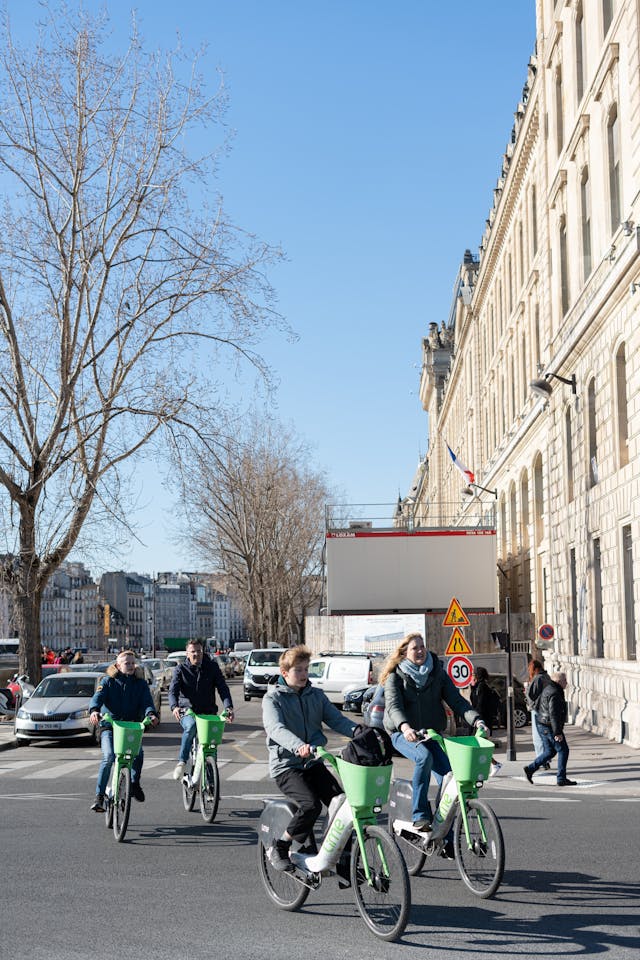 electric bike commuting etiquette