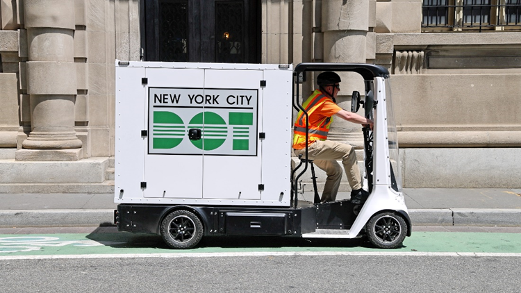 NYC DOT pedal-assist e-cargo bicycle, "Cargi B"