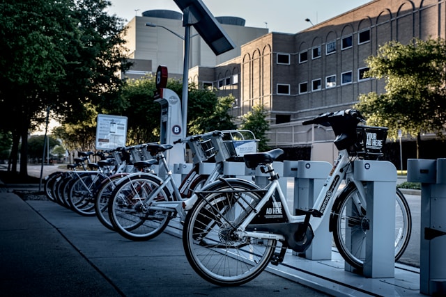 London Faces E-Bike Parking Crunch: Lime Report Calls for More Bays and Repurposed Road Space