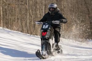 avvenire electric bike combat on snow