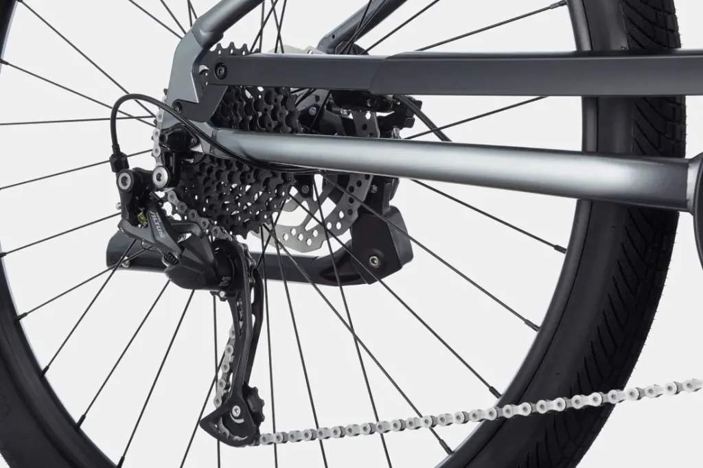 Cannondale Adventure Neo 4 rear derailleur and disc brake