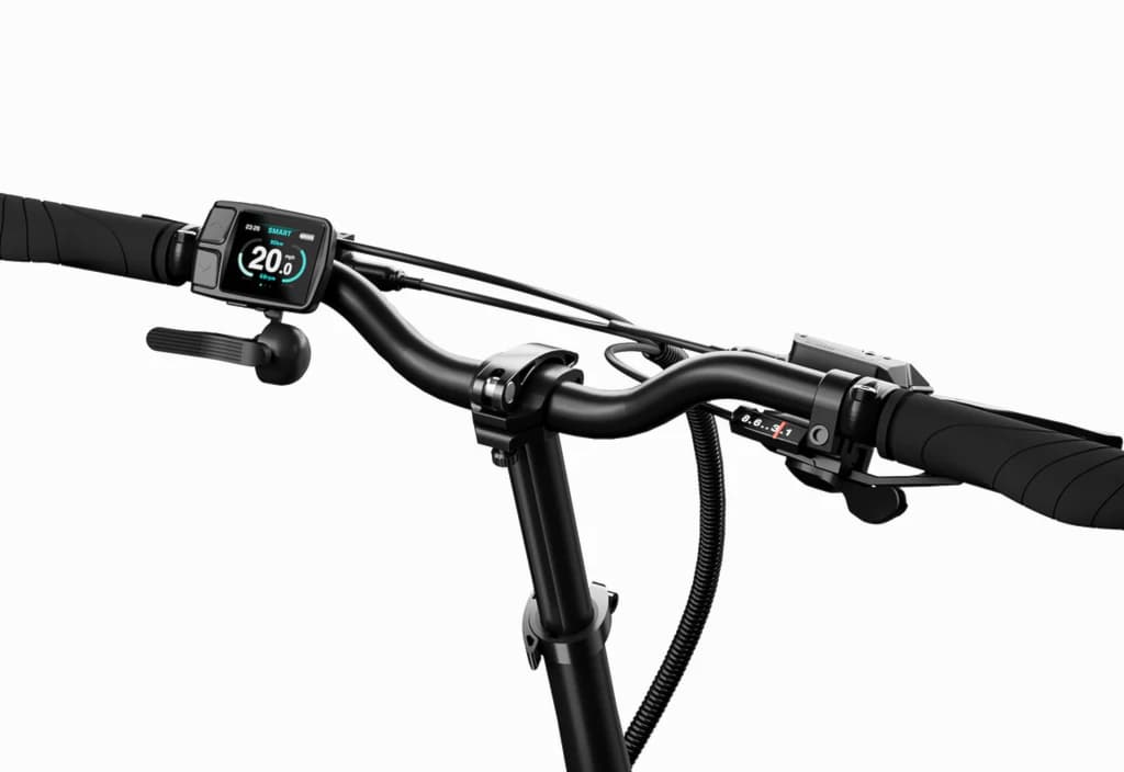 Urtopia Carbon Fold 2 handlebar controls and color display